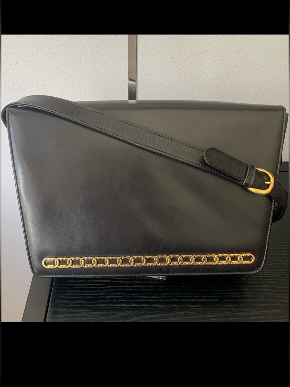 (41) GUCCI 80s Crossbody - Picture 2 of 13
